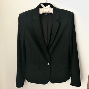 Like new Ann Taylor Women’s Black Blazer (6)